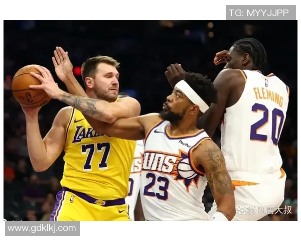 湖人勇士季前赛对决精彩回顾与赛后分析10月13日全场亮点一览