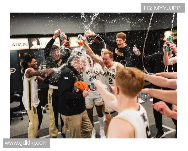 科曼执教生涯回顾与未来展望：从球员到教练的蜕变之路